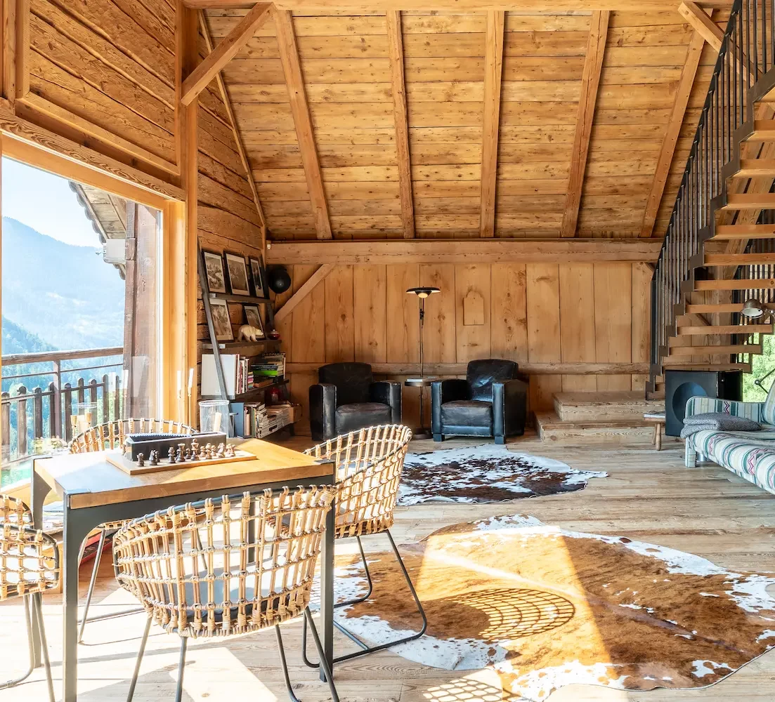 Ferme du Passieu salon face aux montagnes